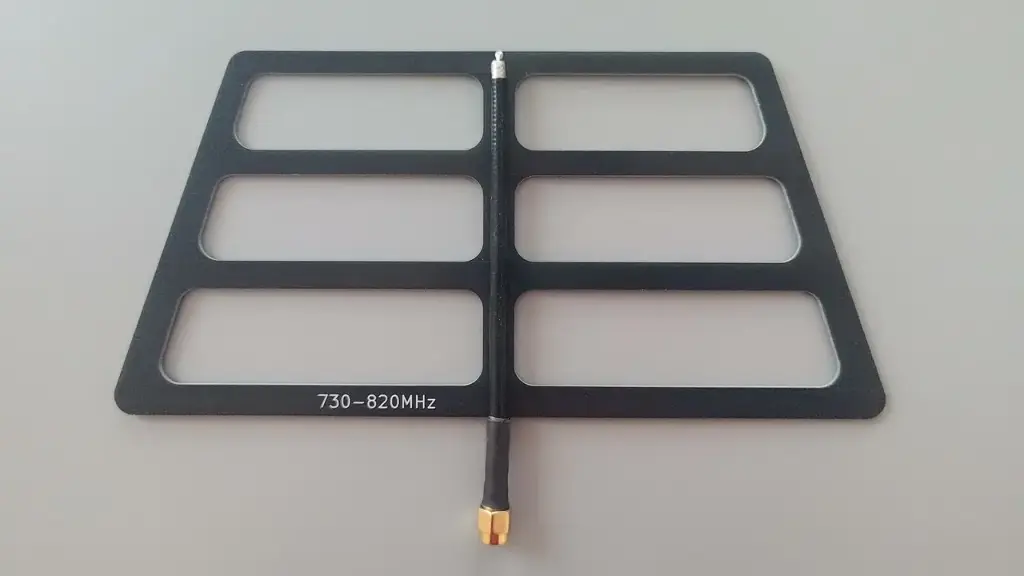 Антена керування дроном (на ретранслятор) 730 - 820 МГц Aeronetix